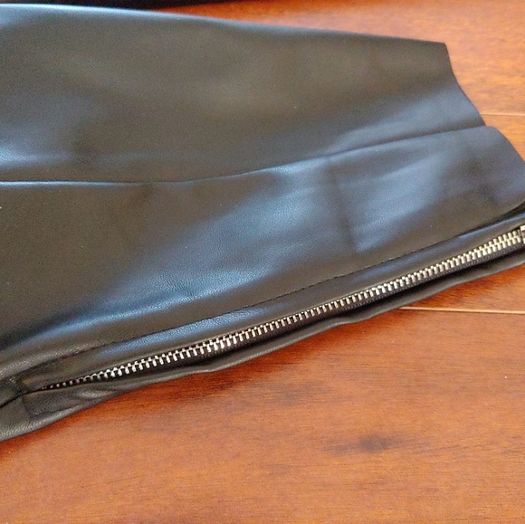 Faux Leather Leggings - Picture 5 of 6